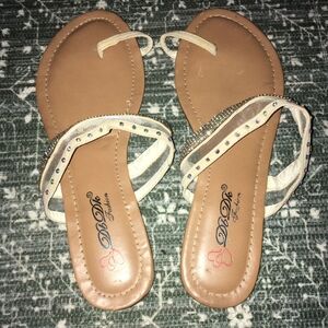 Worn DbDk Fashion Flat Sandals w/ White Thong & Rhinestone Embellishment. Size 8